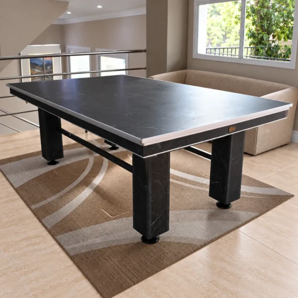 Mesa Marmolado usada como mesa de comedor